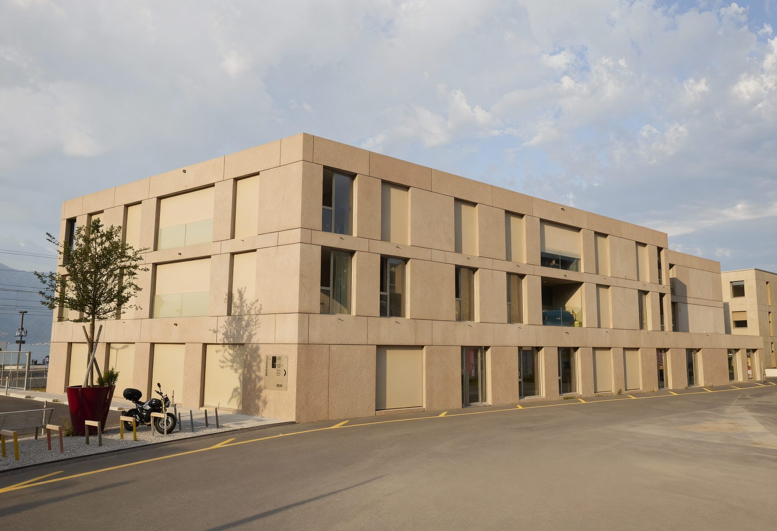 Bâtiment mixte d’habitation et de commerce, Gare de Cully